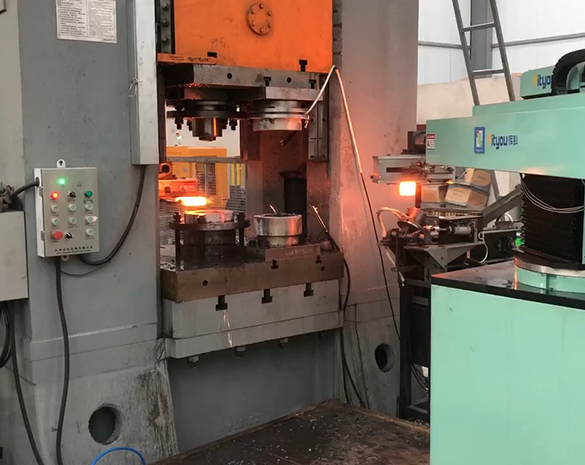 齒輪鍛造機械手，差速齒輪自動鍛造機械手，自動鍛造高速齒輪，擺臂鍛造機械手，熱鍛機械手，鍛壓自動化生產線